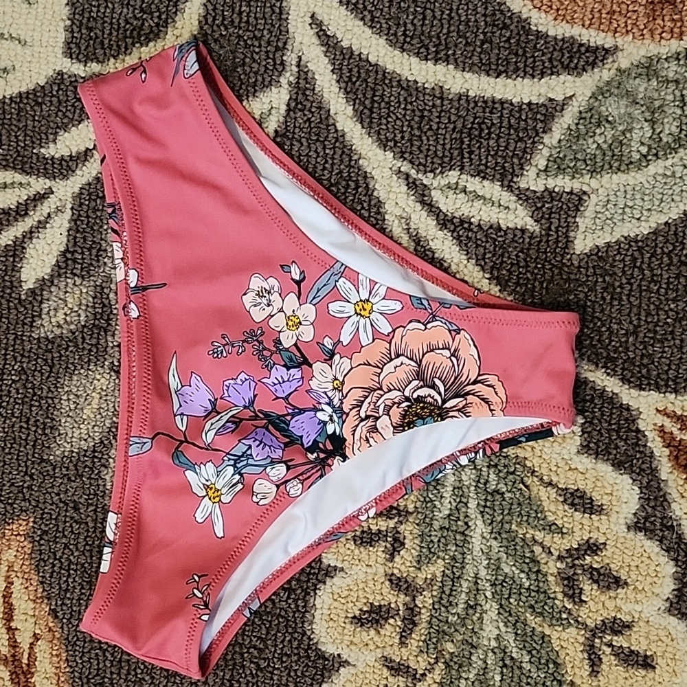 High-waisted bikini bottoms